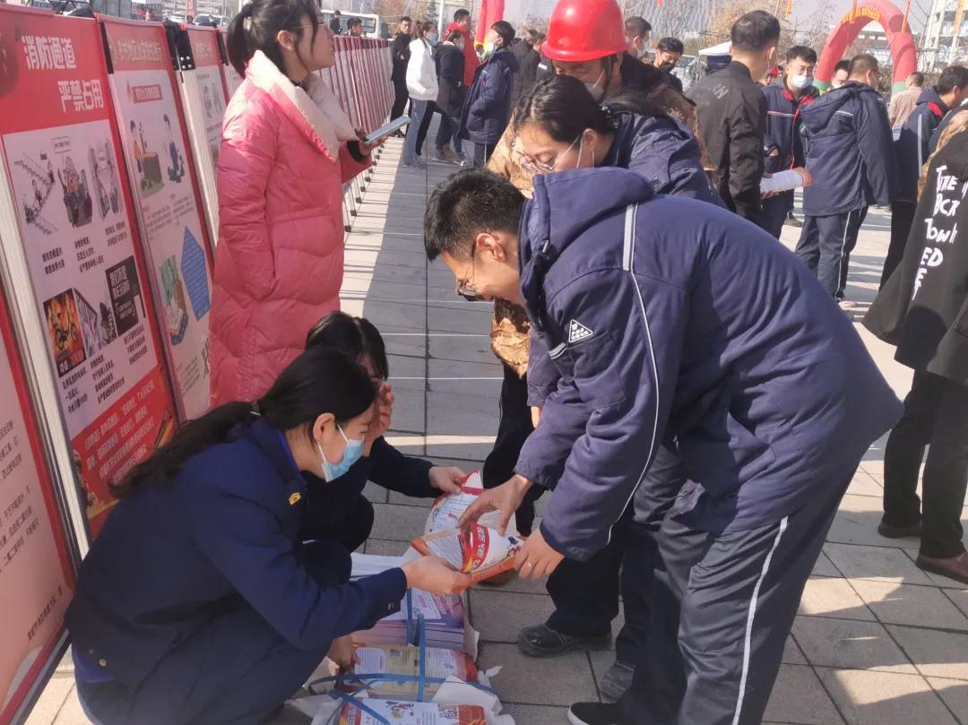 小山俩坐青山绿指什么生肖,警惕虚假宣传落实,专家解答解释落实